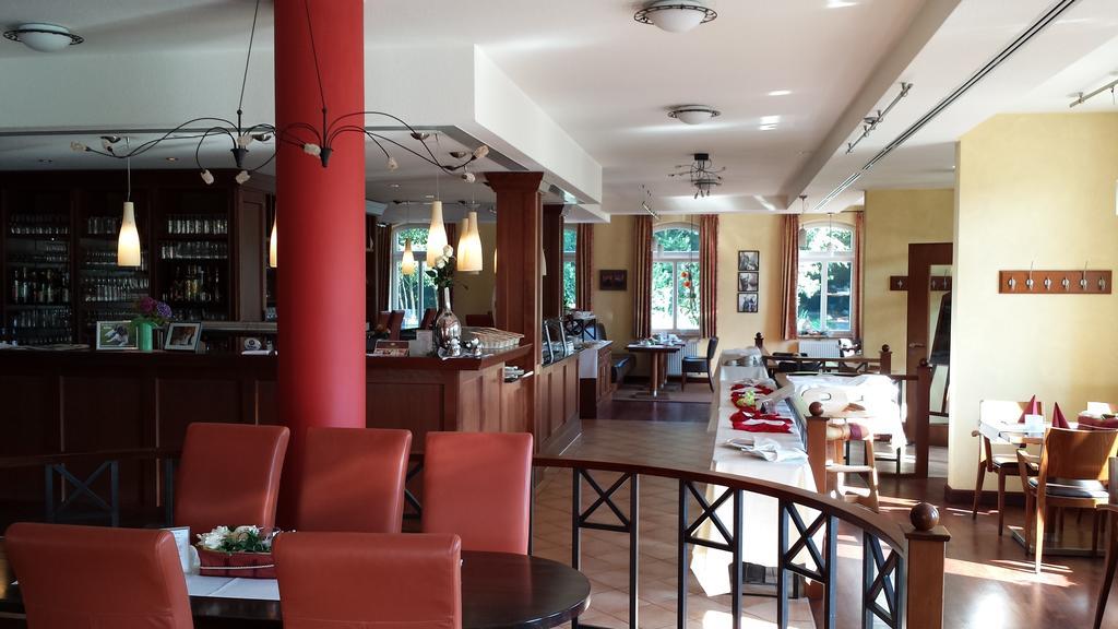 Hotel Restaurant Am Pfauenhof Quakenbrück Exteriör bild