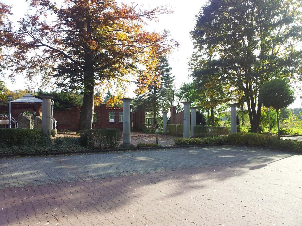 Hotel Restaurant Am Pfauenhof Quakenbrück Exteriör bild